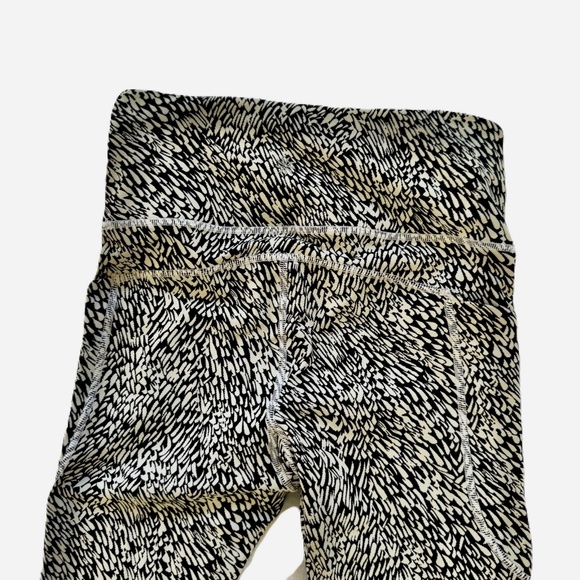 Athleta Ultimate Stash Textured 7/8 tight - Picture 6 of 8